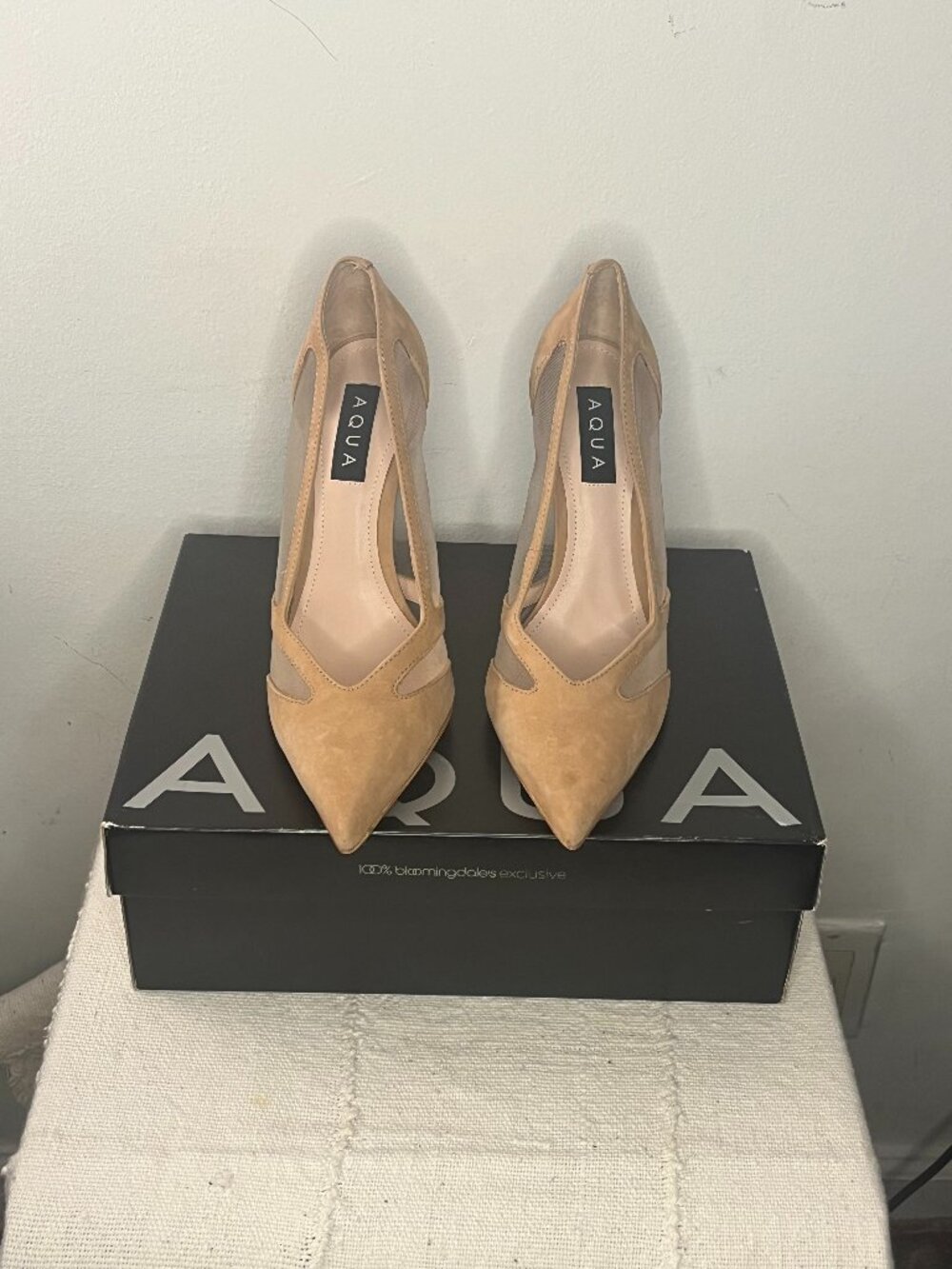 AQUA Cindi Nubuck Pumps – Nude Honey Beige SZ 8